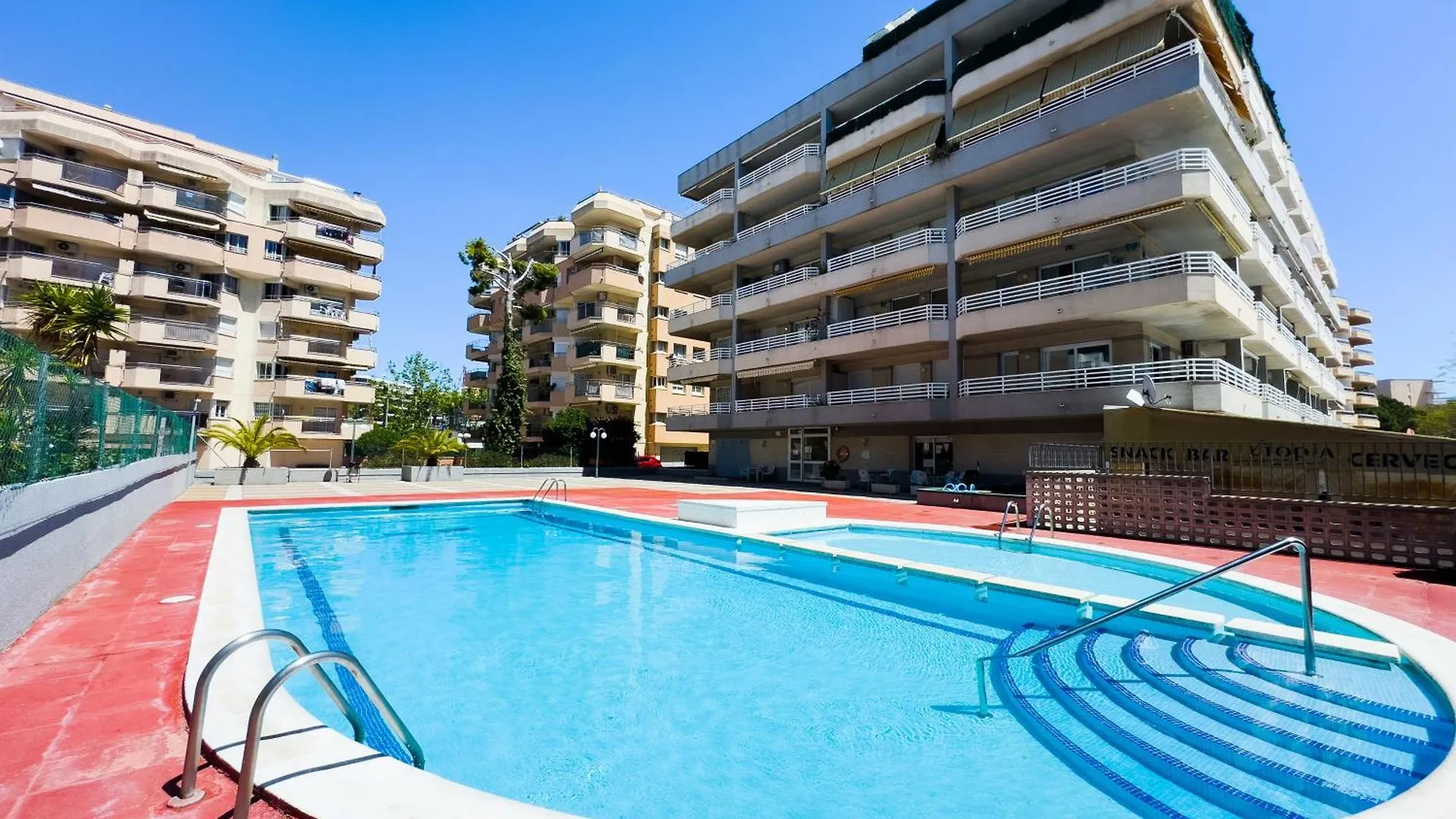 Apartamento Rentalmar Zahara family suites Salou España